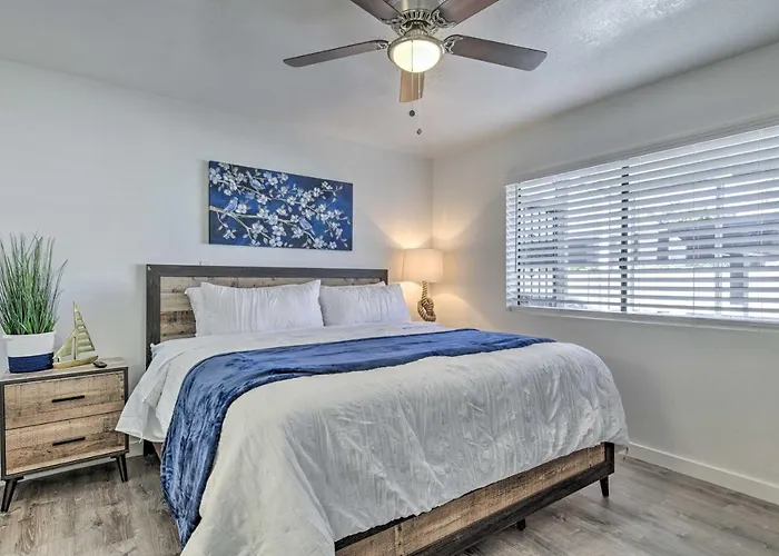 Holiday home Steps To Dtwn Gilbert! W/ Furnished Porch